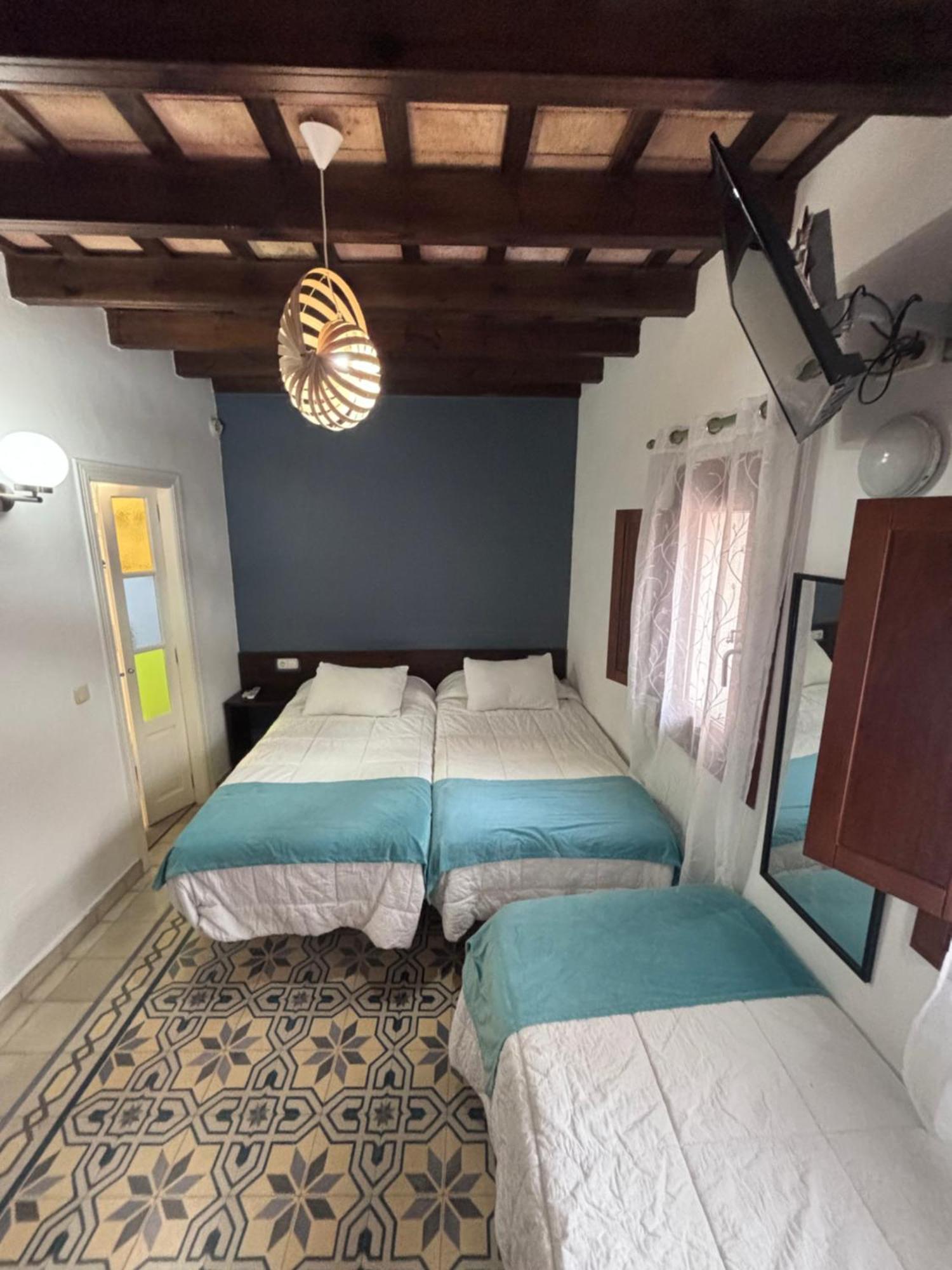 Vagamundos Hotel Tarifa Bagian luar foto